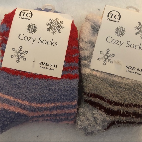 COPY - NWOT Two Pairs of Cozy Socks, A Part of the TC Collection Size 9-11 - Picture 3 of 5